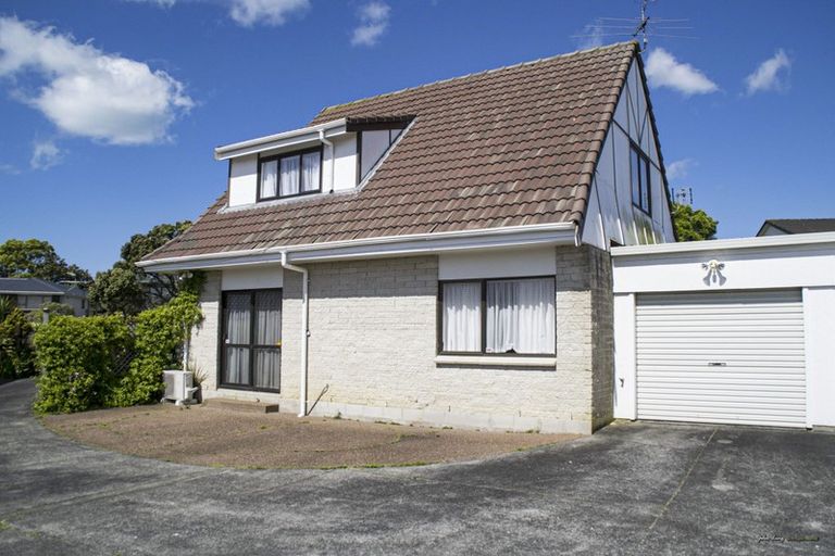 Photo of property in 1/9 Askew Place, Farm Cove, Auckland, 2012