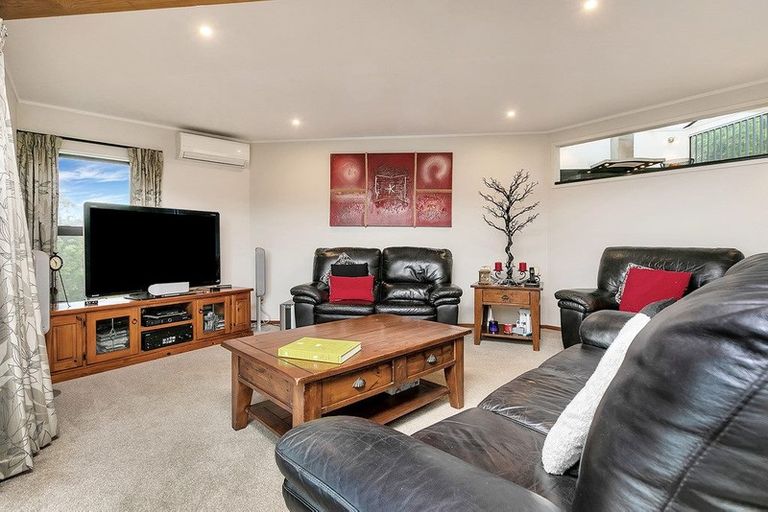 Photo of property in 2/22 Long Bay Drive, Torbay, Auckland, 0630
