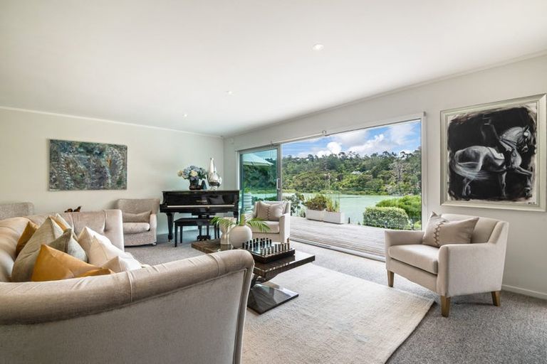 Photo of property in 14 Oscar Road, Greenhithe, Auckland, 0632