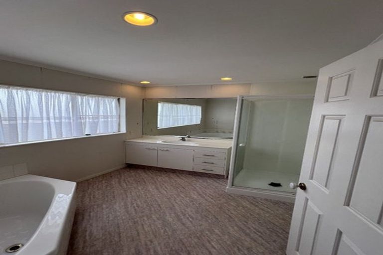 Photo of property in 8 Covina Place, Somerville, Auckland, 2014