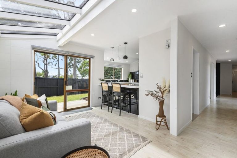 Photo of property in 86 Becroft Drive, Forrest Hill, Auckland, 0620