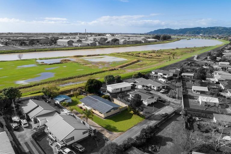 Photo of property in 160 Riverside Drive, Whakatane, 3120