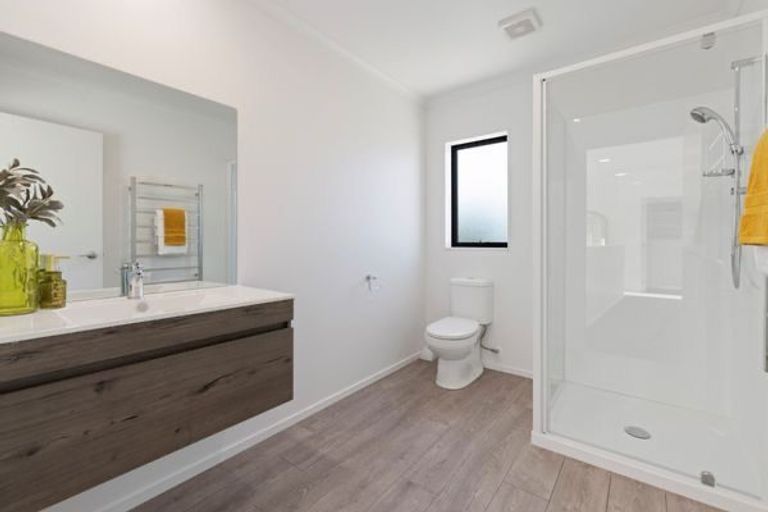 Photo of property in 53a Sunderlands Road, Half Moon Bay, Auckland, 2012