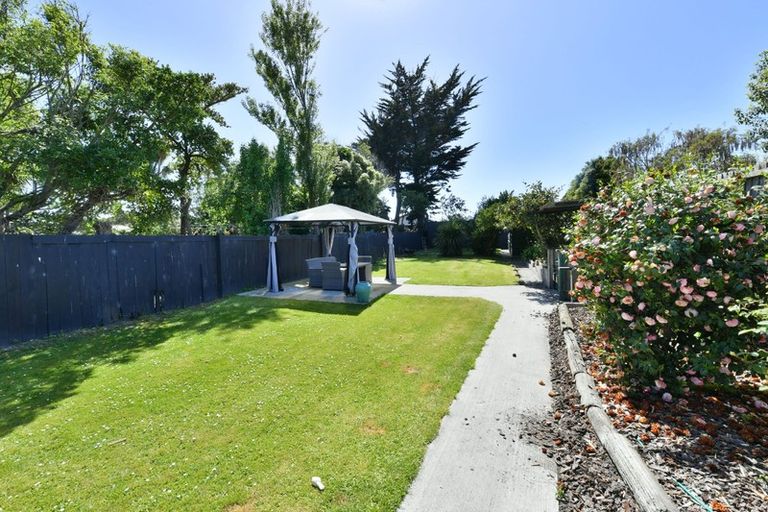 Photo of property in 133 Estuary Road, South New Brighton, Christchurch, 8062