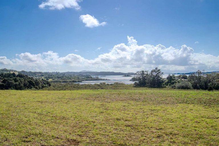 Photo of property in 77 Skudders Beach Road, Kerikeri, 0294