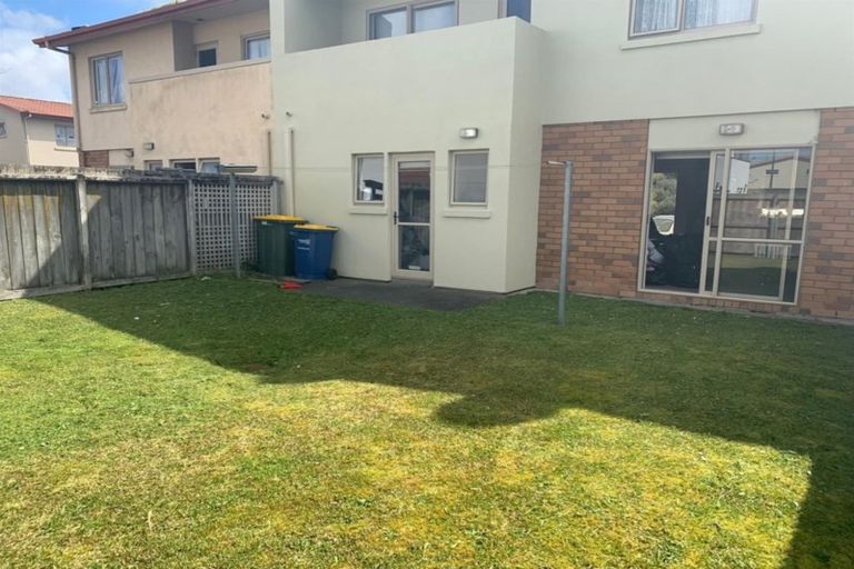 Photo of property in 3 Gina Avenue, Ranui, Auckland, 0612