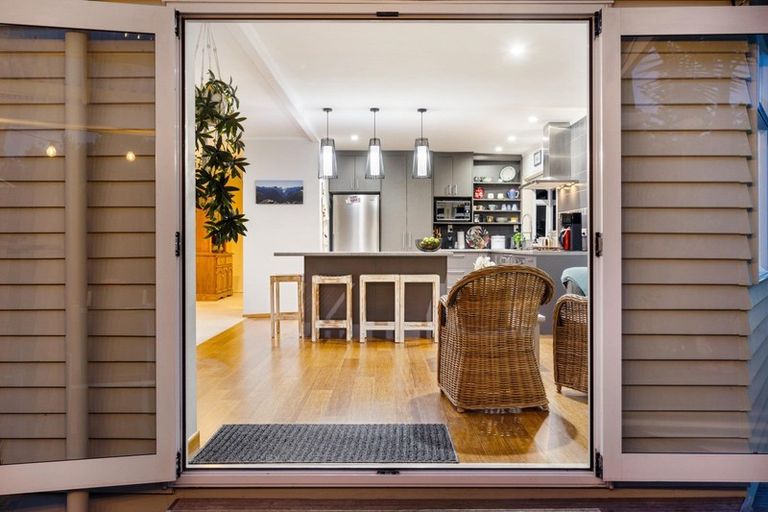 Photo of property in 29 Korotaha Terrace, Rothesay Bay, Auckland, 0630