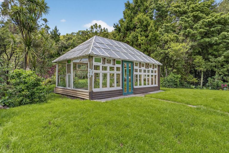 Photo of property in 2372 State Highway 1, Kaiwaka, Maungaturoto, 0587