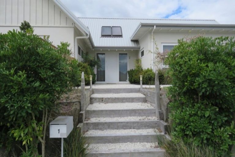 Photo of property in 1 Brompton Close, Richmond Heights, Taupo, 3330