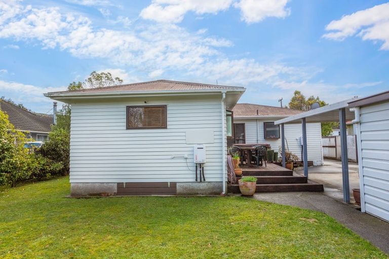 Photo of property in 25 Russell Road, Wainuiomata, Lower Hutt, 5014