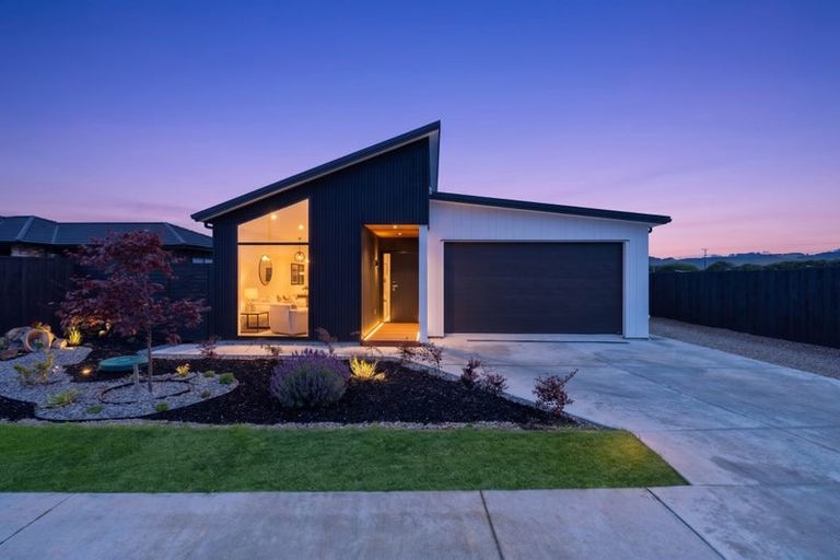 Photo of property in 15 Kakano Street, Clevedon, 2582