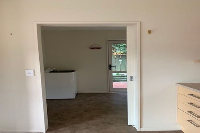 Photo of property in 86 Wikiriwhi Crescent, Awapuni, Palmerston North, 4412