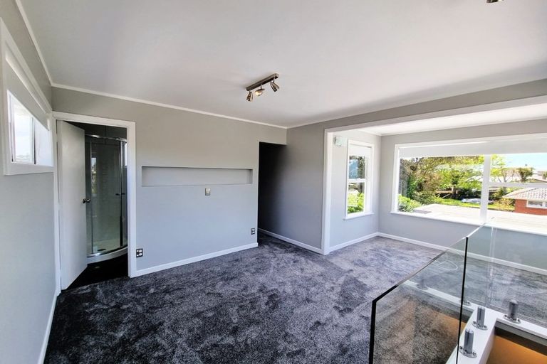 Photo of property in 92 Browns Bay Road, Rothesay Bay, Auckland, 0630