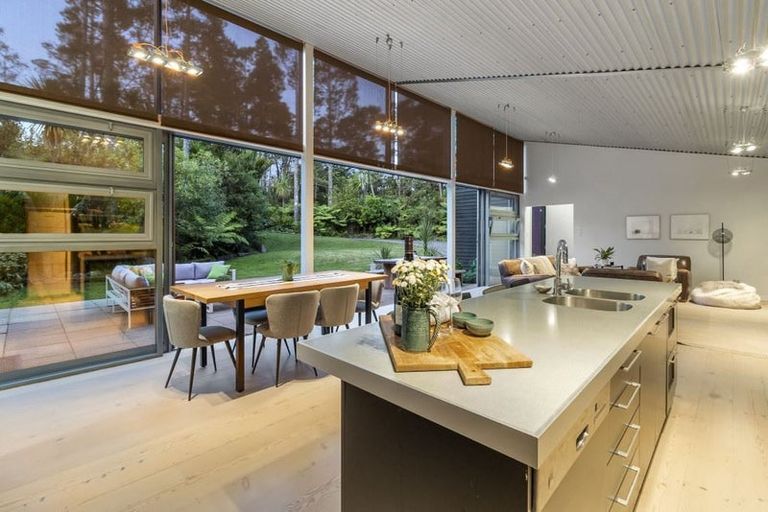 Photo of property in 287 Whitehills Road, Waitoki, Silverdale, 0994