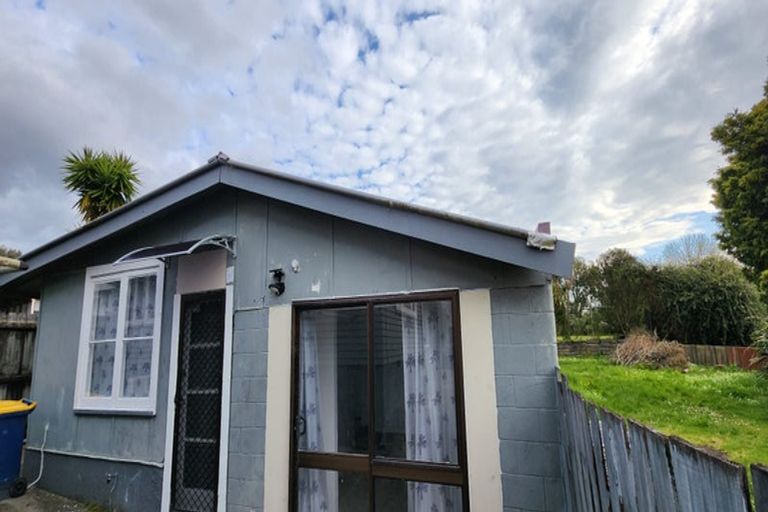 Photo of property in 16 Albert Road, Kelston, Auckland, 0602