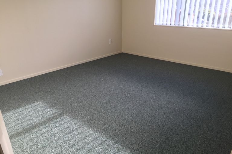 Photo of property in 203 Sturges Road, Henderson, Auckland, 0612