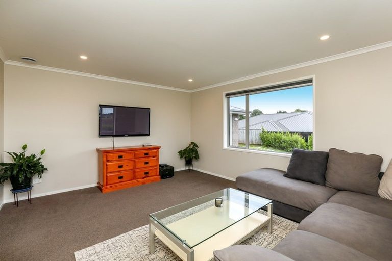 Photo of property in 37 Ainslee Street, Highlands Park, New Plymouth, 4312