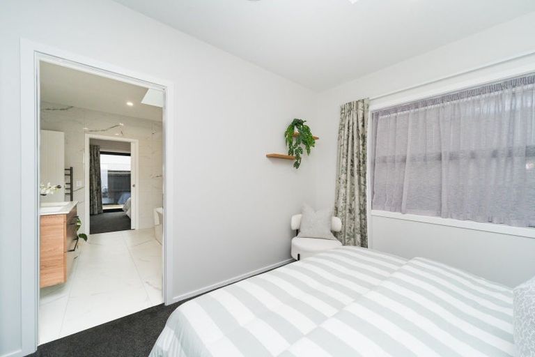 Photo of property in 44 Vaucluse Heights, Fitzherbert, Palmerston North, 4410