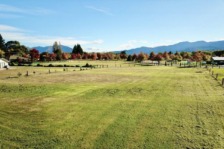 Photo of property in 8 Ewen Place, Hanmer Springs, 7334