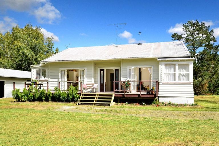 Photo of property in 113 Foster Road, Kumeu, 0891