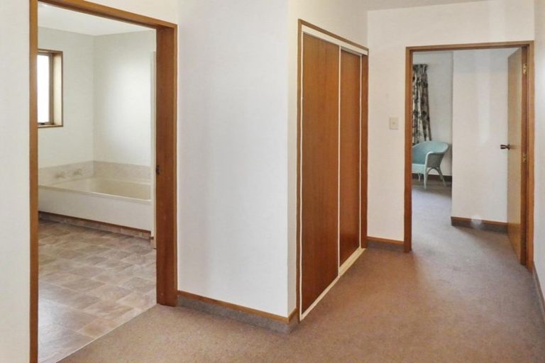 Photo of property in 267a Lake Terrace Road, Shirley, Christchurch, 8061