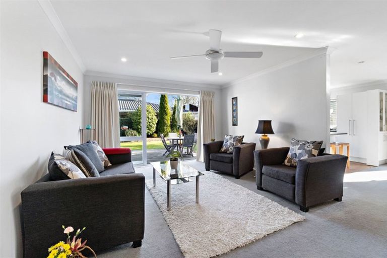 Photo of property in 11 Hanover Place, Ilam, Christchurch, 8041