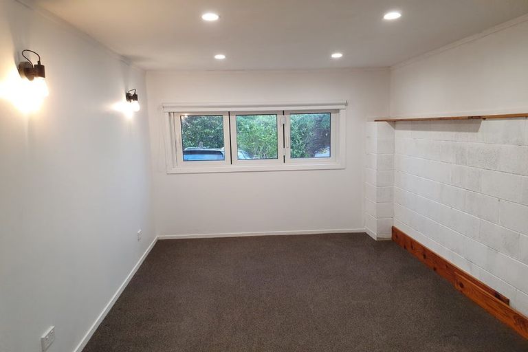 Photo of property in 156 Piha Road, Piha, New Lynn, 0772