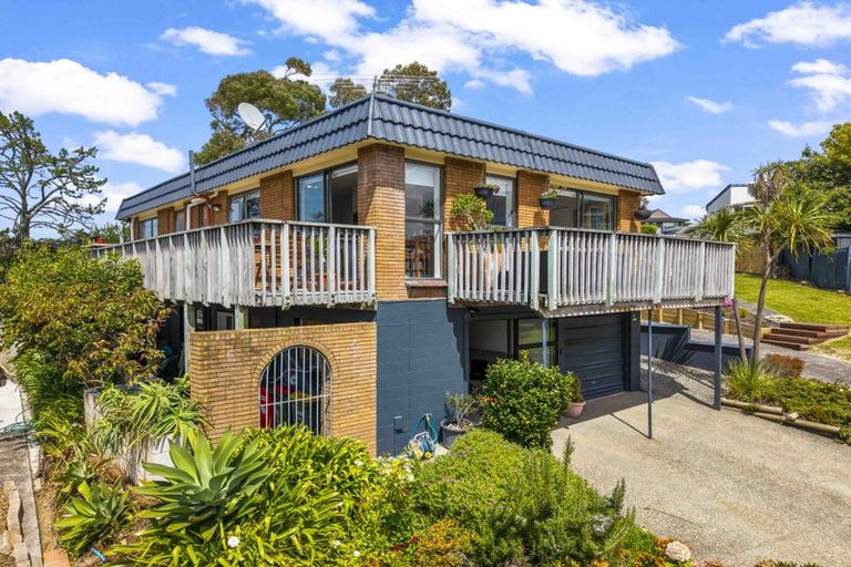 Photo of property in 1/170 Stapleford Crescent, Browns Bay, Auckland, 0630