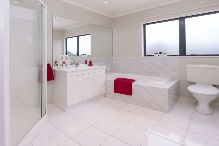 Photo of property in 30 Limerick Place, Dannemora, Auckland, 2016