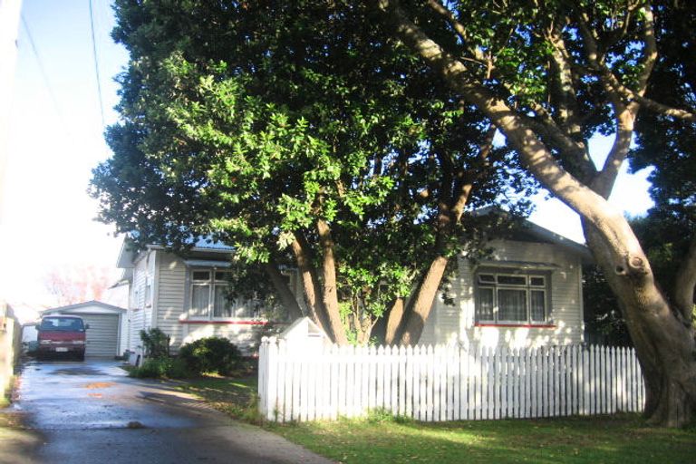 Photo of property in 2 Rodney Street, Waiwhetu, Lower Hutt, 5010