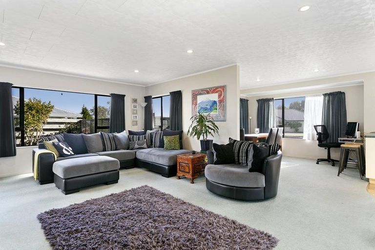 Photo of property in 54 Balmoral Drive, Hilltop, Taupo, 3330