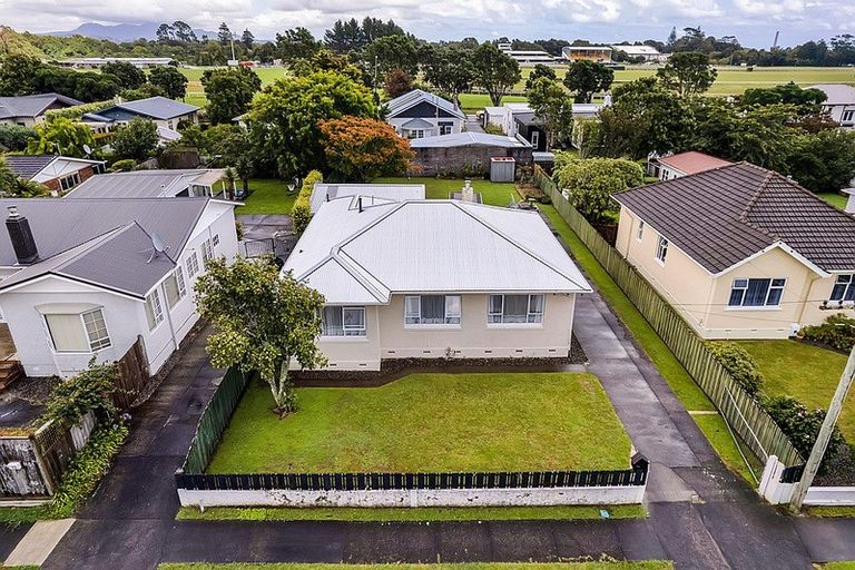 Photo of property in 10 Tokomaru Street, Welbourn, New Plymouth, 4312