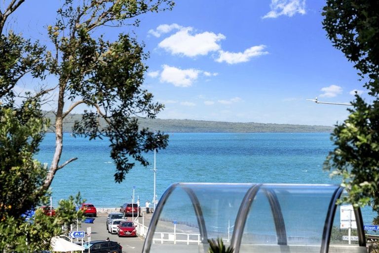 Photo of property in 175h Hurstmere Road, Takapuna, Auckland, 0622