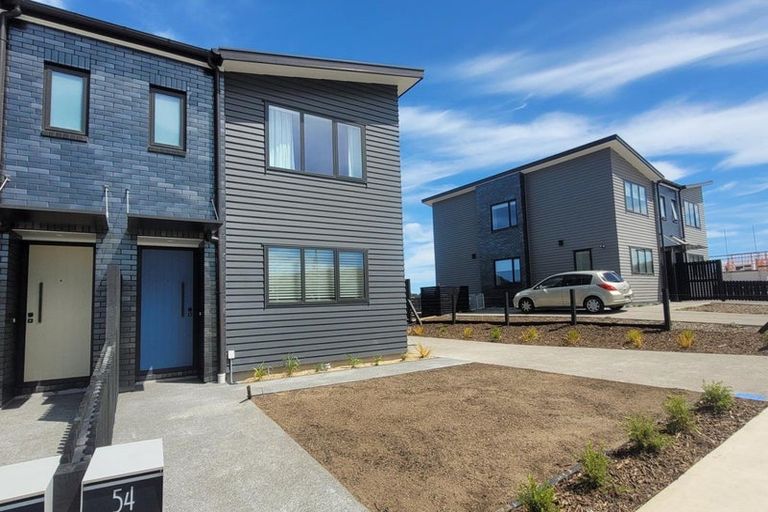 Photo of property in 54 Oakum Road, Whitby, 5024