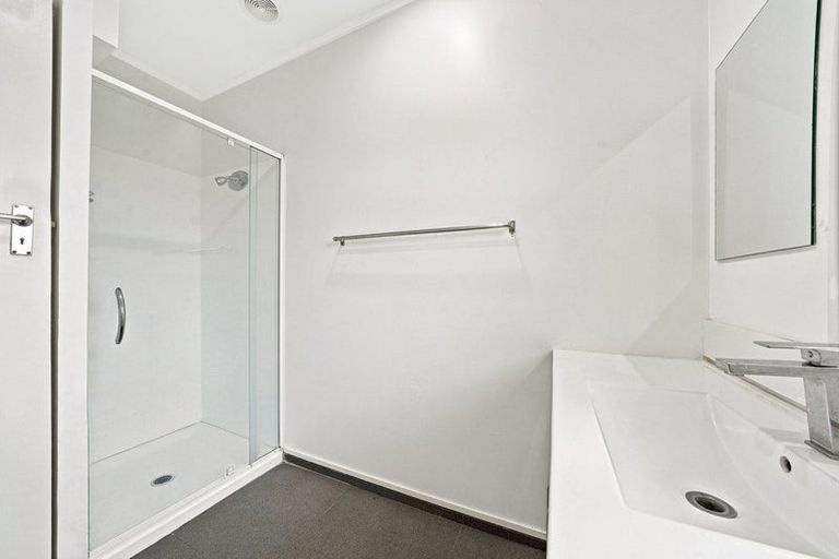 Photo of property in 8b Frank Hewitt Street, Pukekohe, 2120