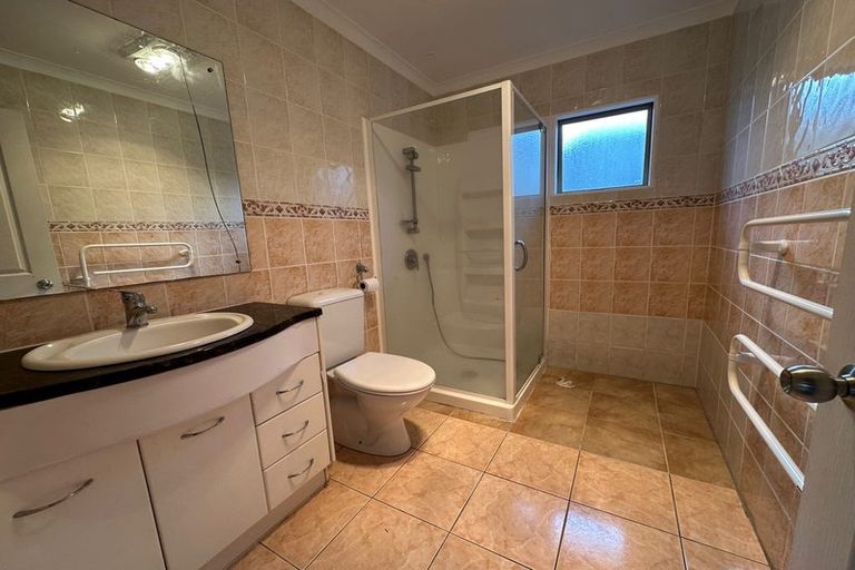 Photo of property in 3 Carrigans Close, Pinehill, Auckland, 0632