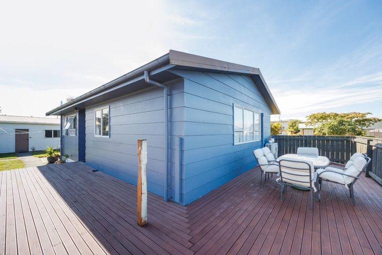 Photo of property in 61 Hillcrest Drive, Kelvin Grove, Palmerston North, 4414