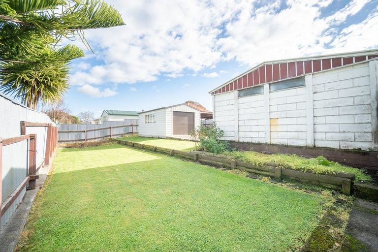 Photo of property in 103 Clyde Crescent, Roslyn, Palmerston North, 4414