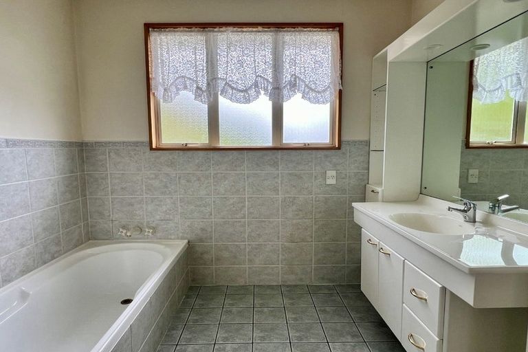 Photo of property in 296 Mairehau Road, Burwood, Christchurch, 8083