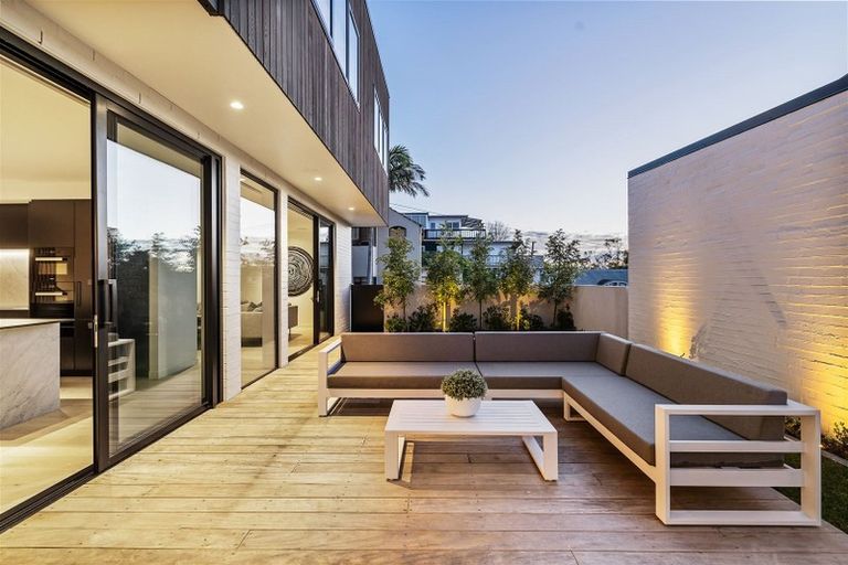 Photo of property in 19 Hart Road, Hauraki, Auckland, 0622