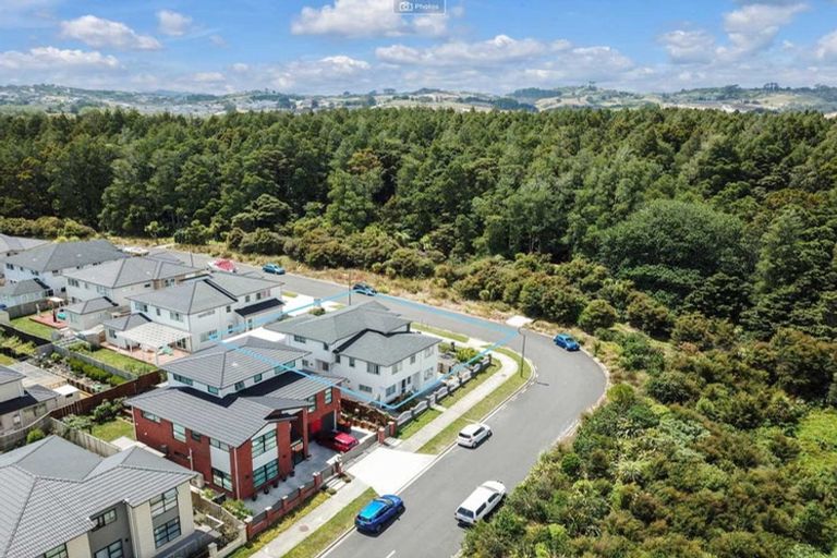 Photo of property in 27 Casheltown Way, Flat Bush, Auckland, 2019