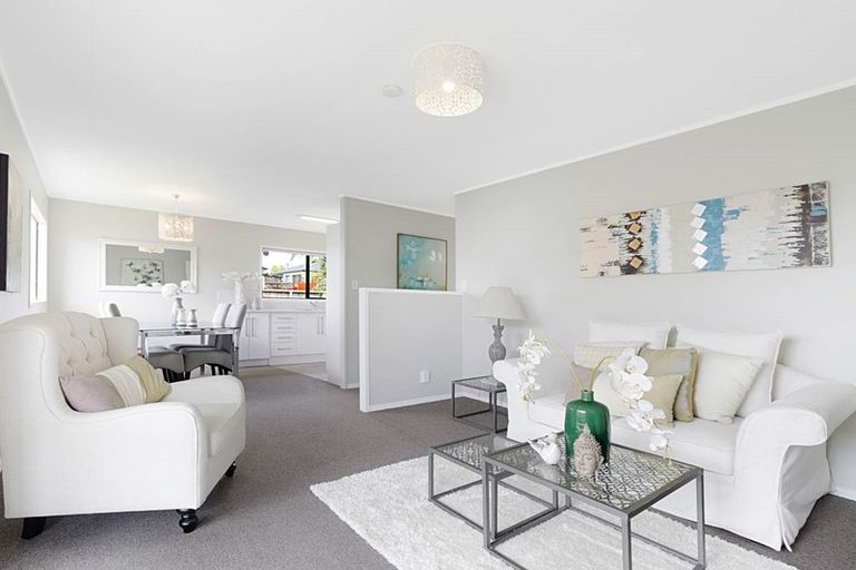 Photo of property in 1/23 Blacklock Avenue, Henderson, Auckland, 0612