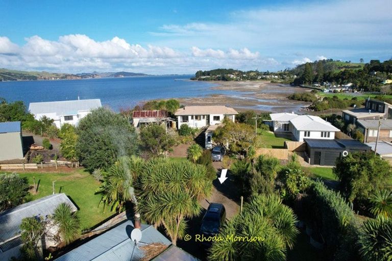 Photo of property in 11 Moana Road, Tinopai, Matakohe, 0593