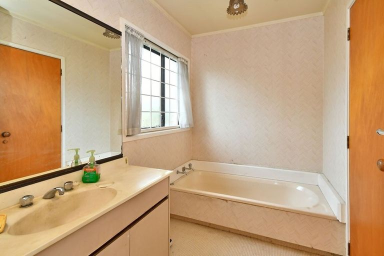 Photo of property in 2/16 Diorella Drive, Clover Park, Auckland, 2019