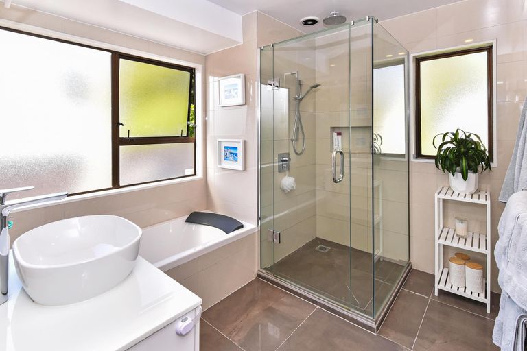 Photo of property in 44 Pinehurst Place, Wattle Downs, Auckland, 2103