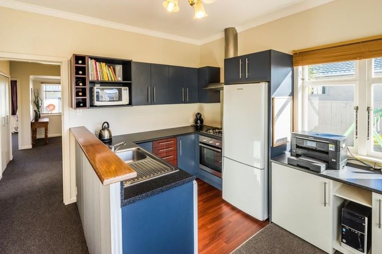 Photo of property in 41 Saint Ronans Avenue, Waterloo, Lower Hutt, 5011