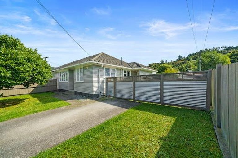Photo of property in 306 George Street, Stokes Valley, Lower Hutt, 5019