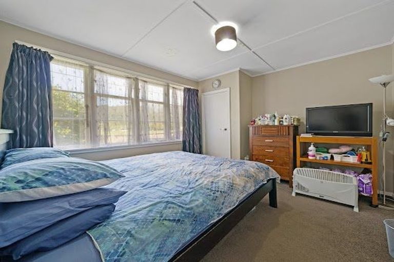 Photo of property in 306 George Street, Stokes Valley, Lower Hutt, 5019