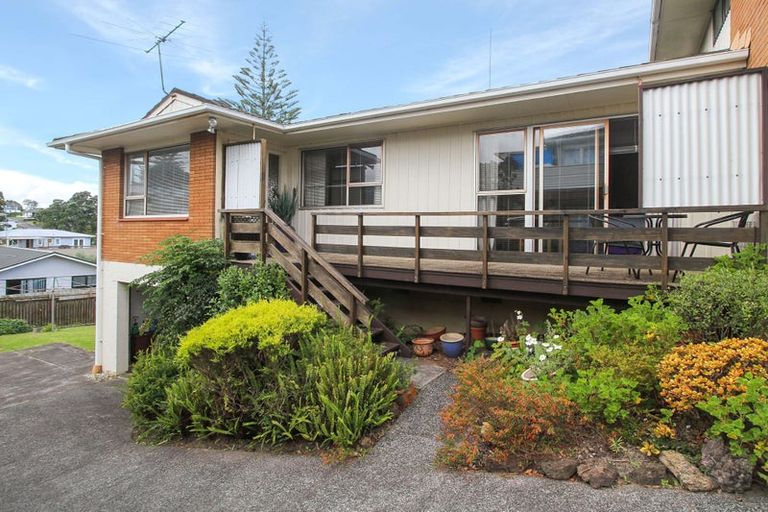 Photo of property in 2/78 Bentley Avenue, Glenfield, Auckland, 0629