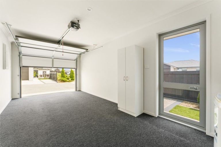 Photo of property in 1 Lance Way, Papamoa, 3118